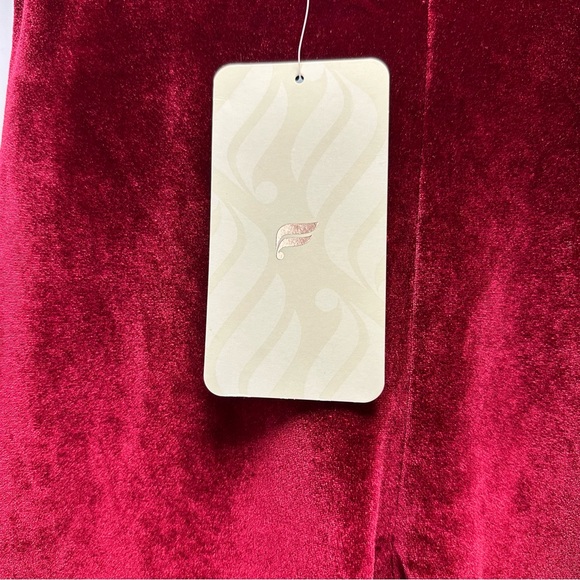 Fabletics High Waisted Bike Shirt Size XS NWT Cherry Blossom Color - Picture 3 of 9